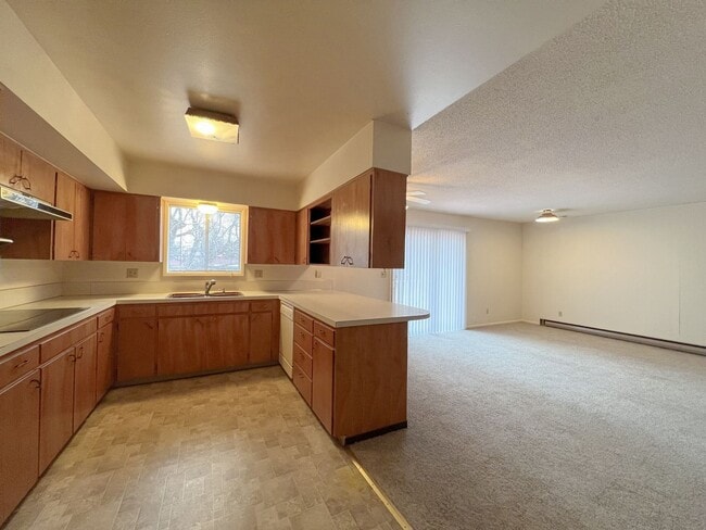 Building Photo - 3 Bedroom, 2 Bath - Home in Moyina Heights