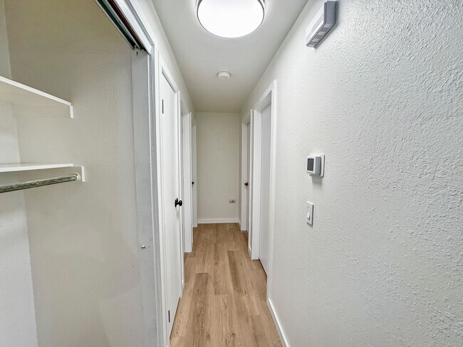 Building Photo - Immaculate Single-Level Home