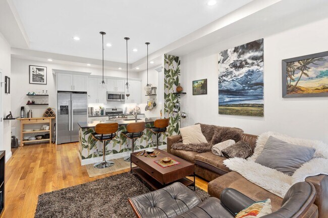 Building Photo - New 2BR2BA Condo in Jefferies Point with Backyard