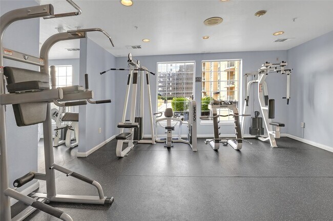 Building Photo - 3225 Turtle Creek Blvd Blvd