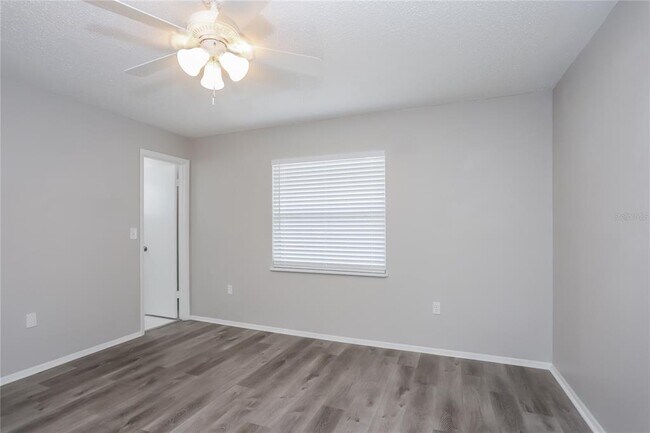 Building Photo - 834 Cinnamon Dr