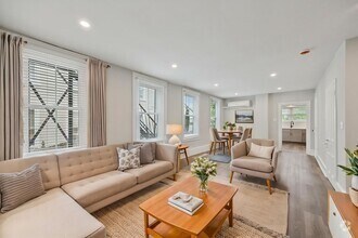 Building Photo - Luxury 2BR/1BA Apartment in the Heart of D...