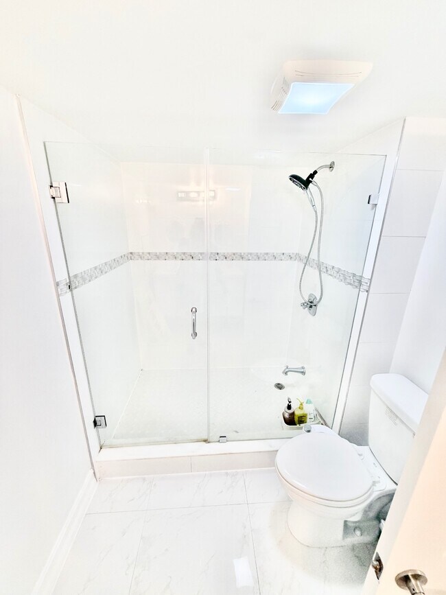 Building Photo - 3410-3410 Galt Ocean Dr