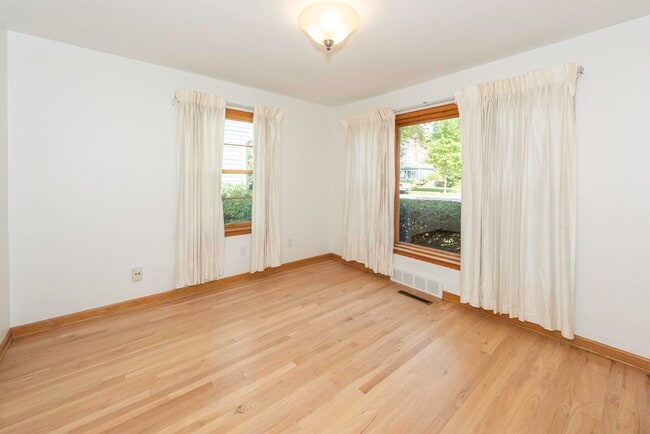 Building Photo - 1616 Morton Ave