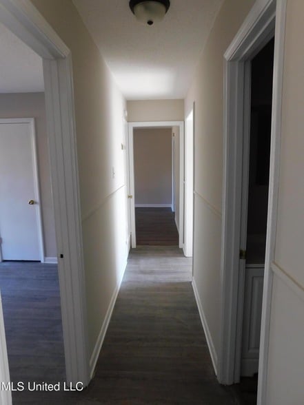 Building Photo - 2775 Normandy Cove