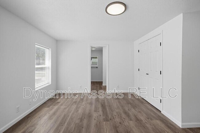 Building Photo - 405 Falletti St