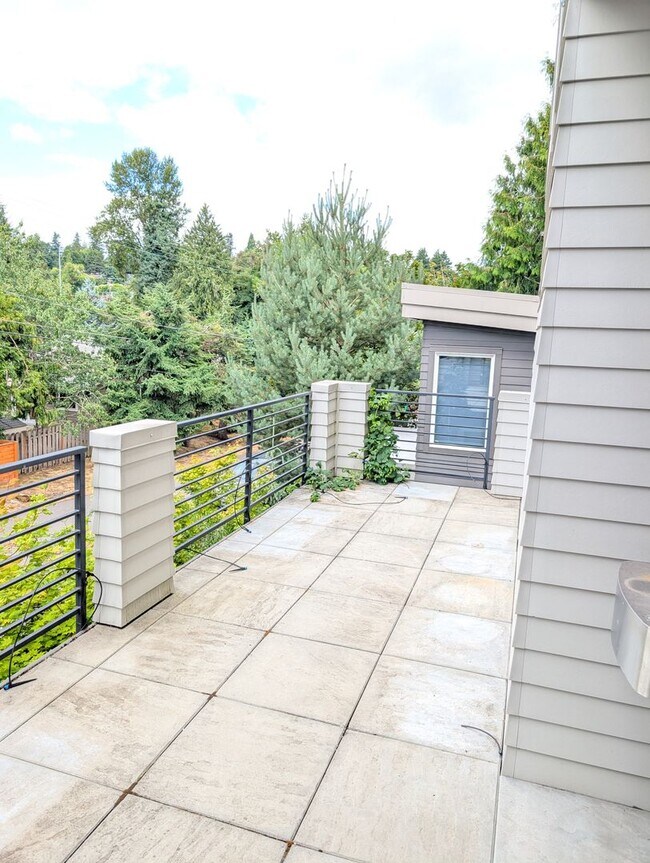Building Photo - Stunning Modern Home in South Burlingame -...
