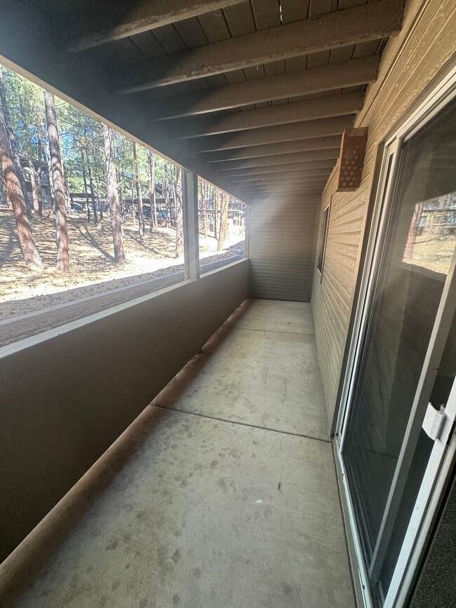 Building Photo - 2-Bed Condo in The Arbors- Ready for Move-In!