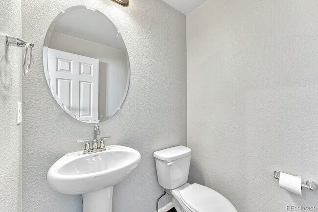 Building Photo - 6098 N Lisbon St