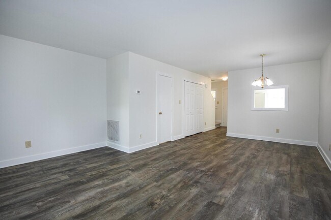 Building Photo - 5544 Kaplan Drive Unit A