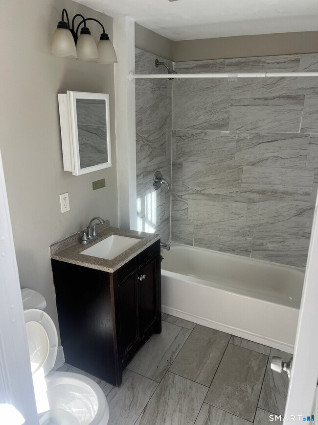 Building Photo - 179 Orland St