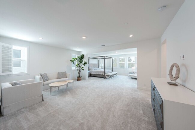 Building Photo - 120 Riverbend