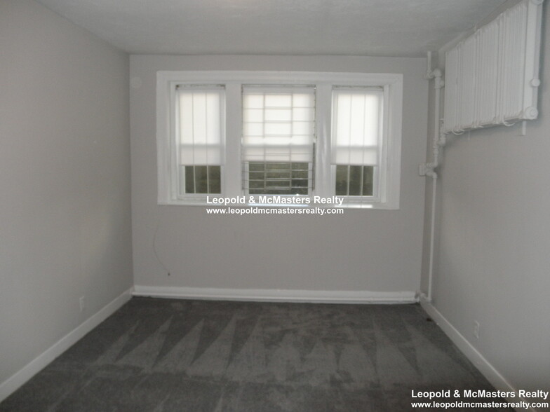 Building Photo - 49 Winship St