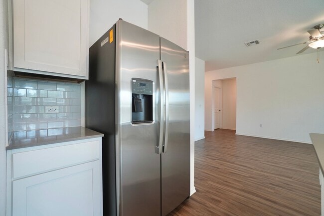 Building Photo - 10709 Steinbeck Dr