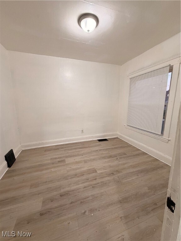 Building Photo - 10512 Greenlawn Ave