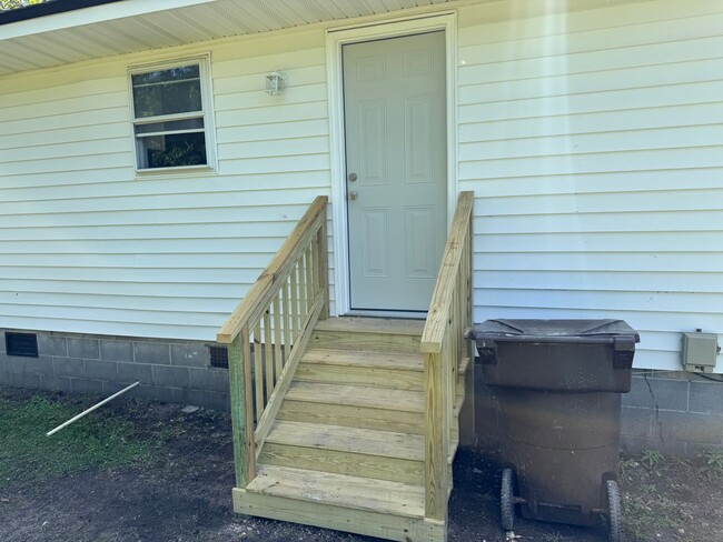 Building Photo - 2 Bedroom House in East Tarboro