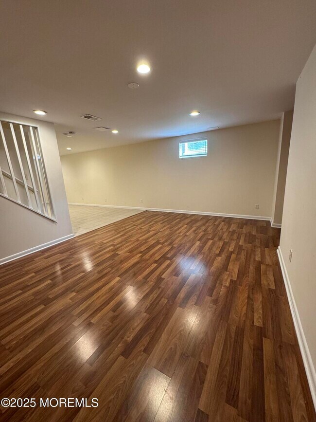 Building Photo - 81 Atrium Way