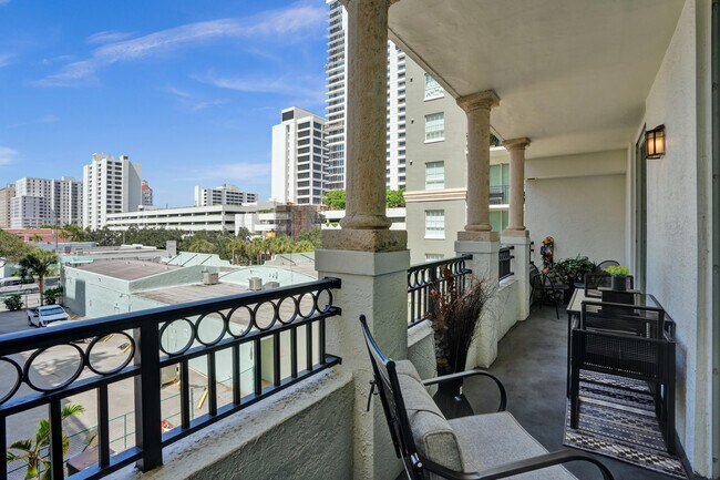 Building Photo - 600 S Dixie Hwy