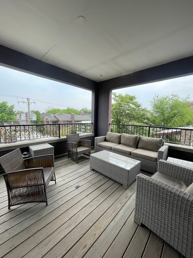 Building Photo - 1746-52 W North Ave