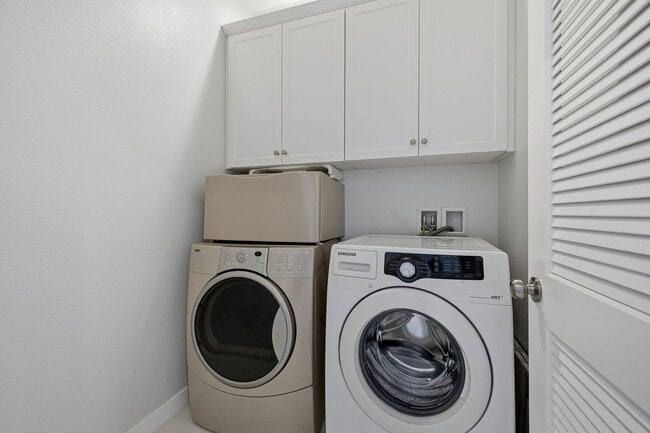 Building Photo - Glendora