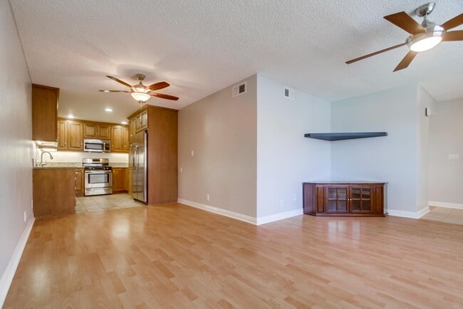 Building Photo - 9837 Caspi Gardens Dr. # 6
