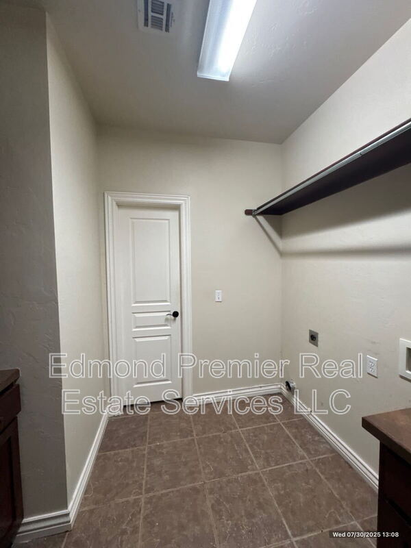 Building Photo - 3024 FireWheel Rd