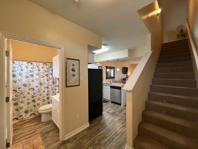 Building Photo - 15128 Dory Dr