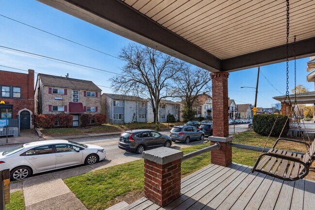 Building Photo - 204 Chittenden Ave