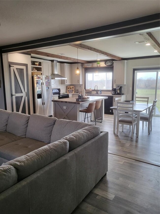 Building Photo - 192 Lazy River Ln