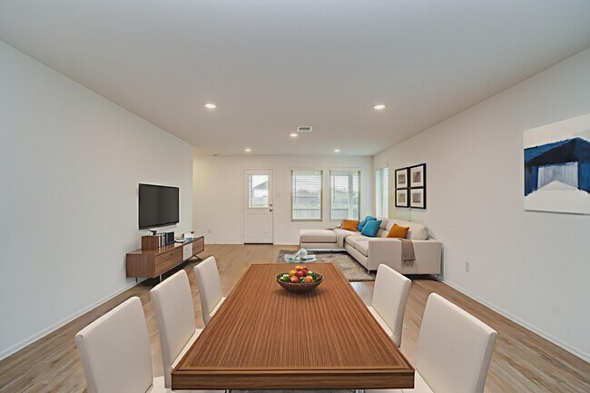 Building Photo - 9211 Redwood Br Dr