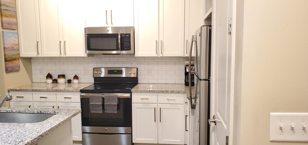 Building Photo - 330 Ardmore Circle NW