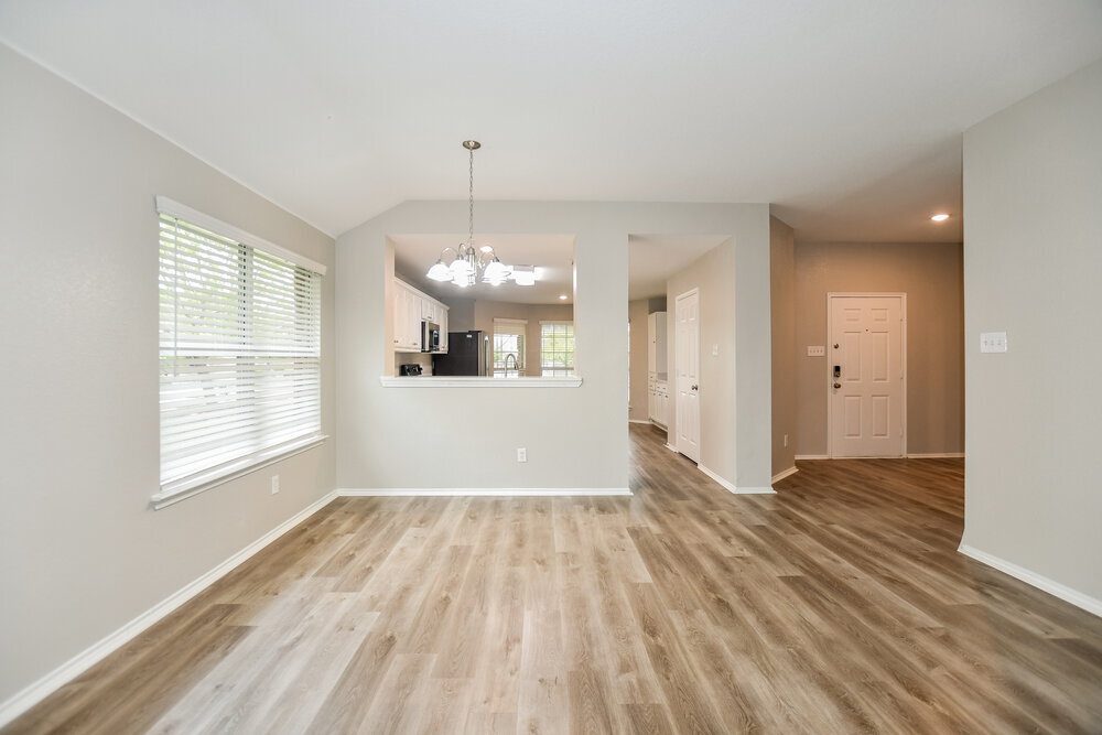 Building Photo - 709 Silverleaf Ct