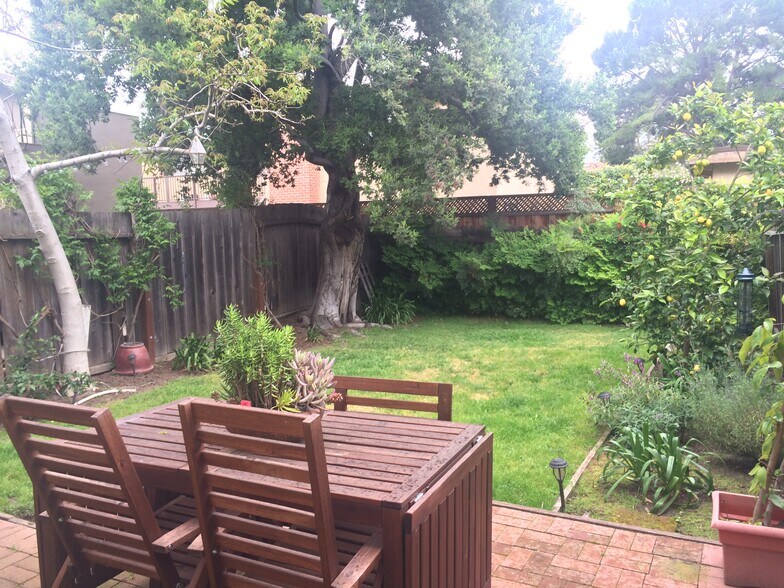 Primary Photo - 1064 Fremont St