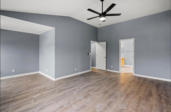 Building Photo - 11241 Sugarmill Dr