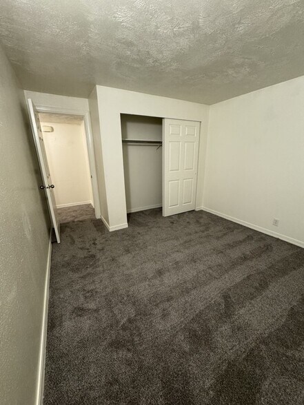 Building Photo - 95 S 600 E