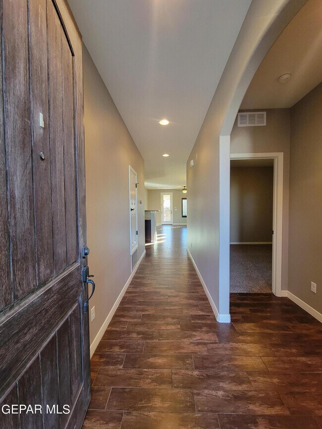 Building Photo - 2140 Honour Point Pl