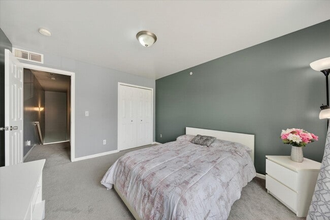 Building Photo - 23668 Northstone Village Dr