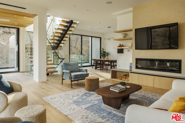 Building Photo - 3755 Camino de la Cumbre