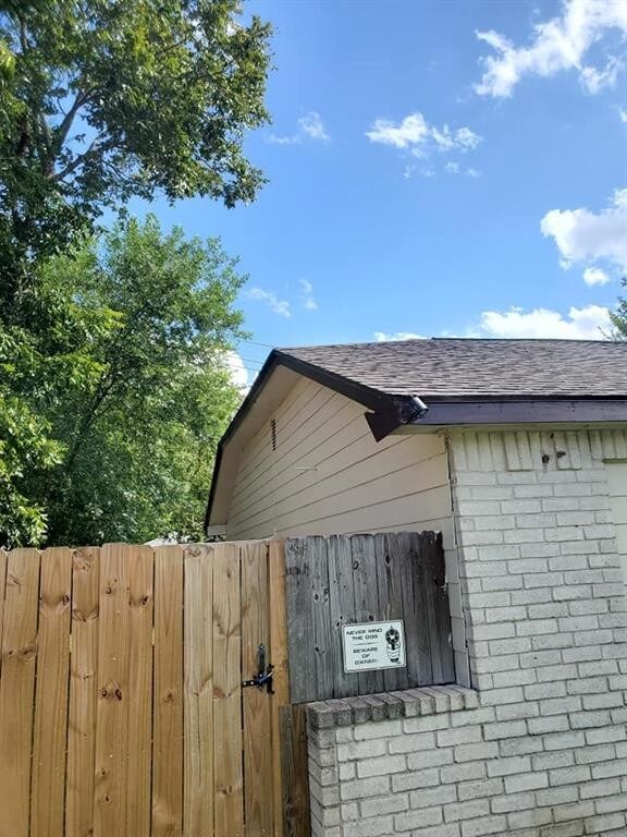 Building Photo - 10023 Towne Mist Dr