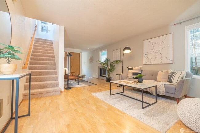 Building Photo - 2bd/1.5ba Seattle House