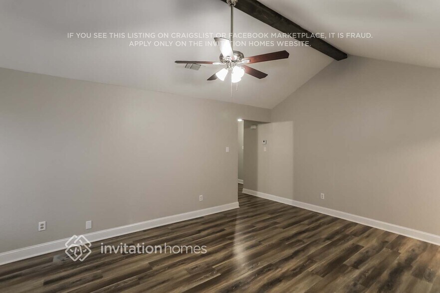 Building Photo - 3302 Sycamore Dr