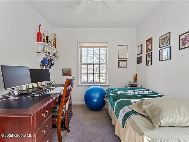 Building Photo - 633 Salvia Ln