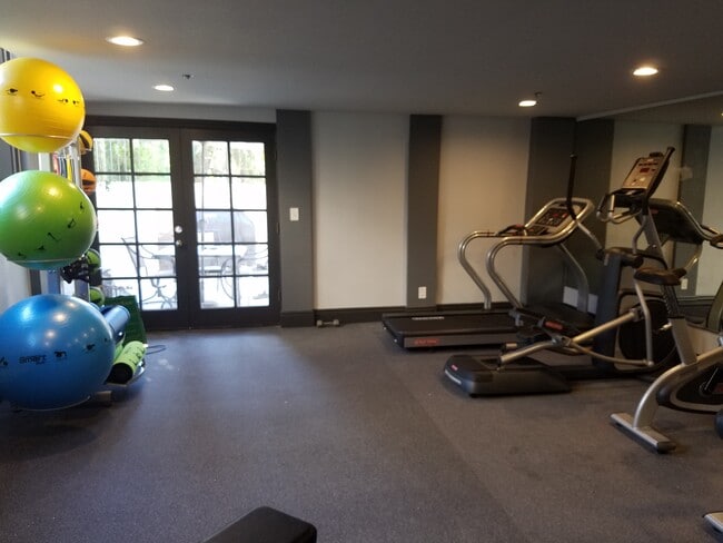 Building Photo - 11162 Camarillo St