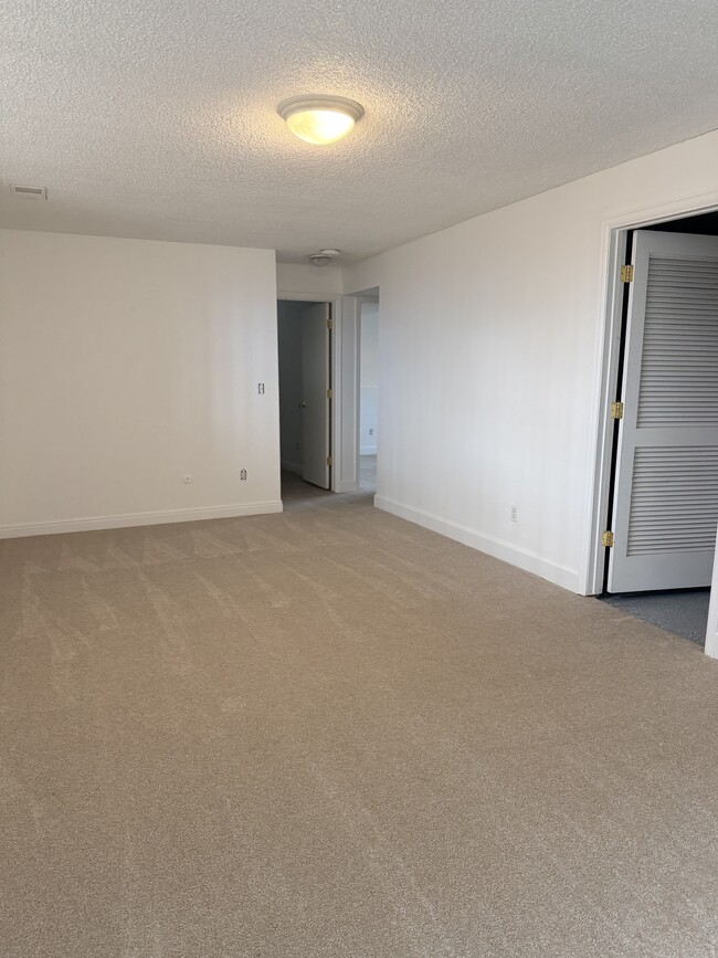 Building Photo - 10418 Jellison Way