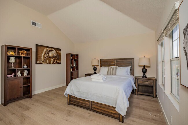 Building Photo - Fully Furnished! Prestige Luxury Single 5bed 3bath House