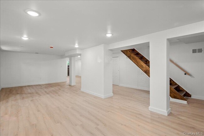 Building Photo - 100 High Ave