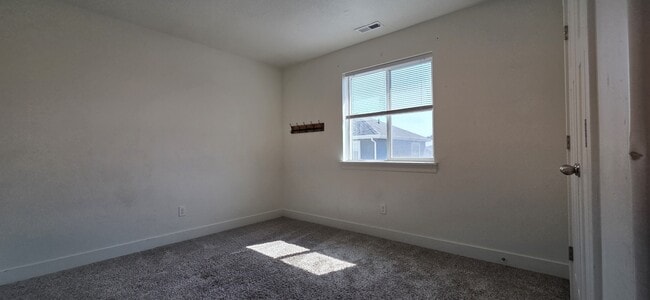 Building Photo - 4697 Breezy Patch Rd