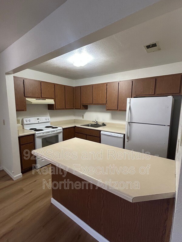 Building Photo - 1200 S Riordan Ranch St