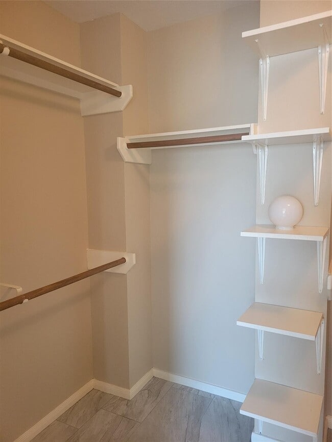 Building Photo - 13726 Rocky Bluff Dr