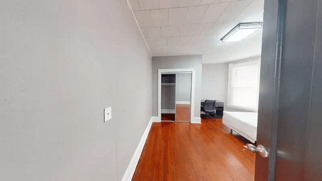 Building Photo - 308 S Beech St